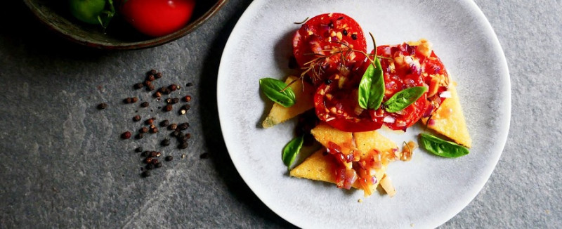 ...aus unserem Genussbundle des Monats September: Buch Seasons + Zaatar!