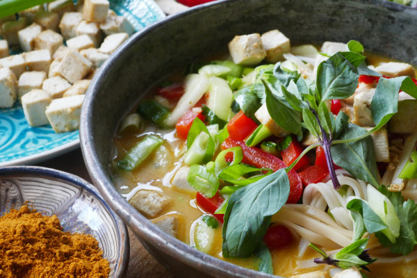 Rotes-Thai-Curry-mit-Knusper-Tofu