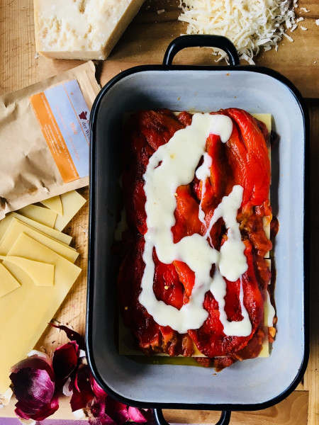 Lasagne mit Tomaten-Mole-Sauce und gegrillten Paprikaschoten | Gewürze ...