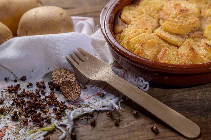 Veganer Kartoffelgratin mit Weißwein | Gewürze der Welt