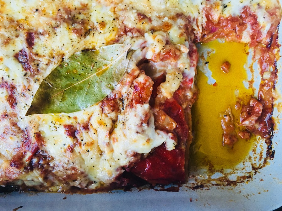 Lasagne mit Tomaten-Mole-Sauce und gegrillten Paprikaschoten | Gewürze ...