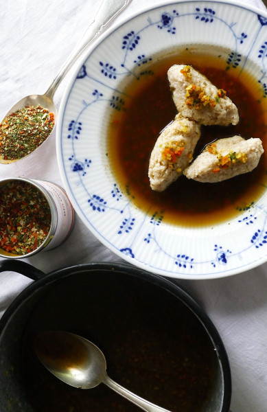 Rezeptkarte N°279 Umami-Brühe mit Steinpilzpulver
