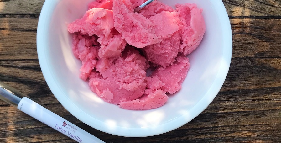 Erdbeer-Buttermilch-Eis | Dessert | Rezepte | Gewürze der Welt